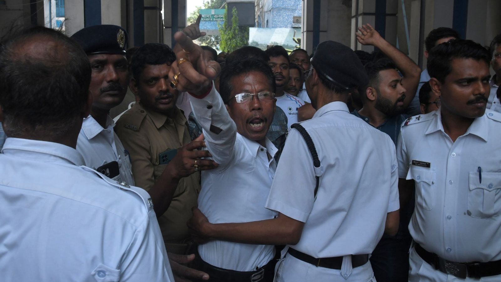 West Bengal DA protest