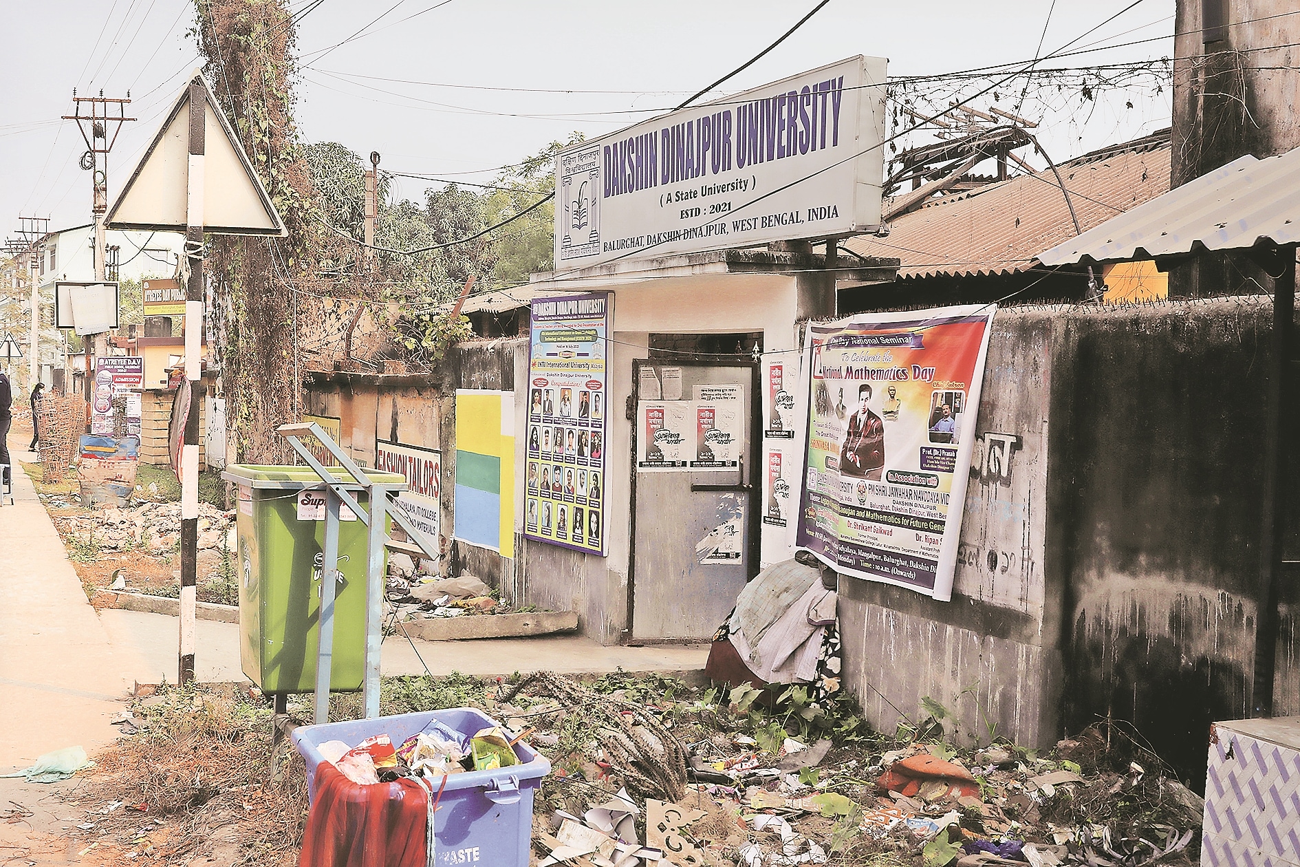 Inside Bengal's 'Dream' Universities: Classes in Temporary Sheds, No Regular Faculty, and Teachers Paid Just Rs 500 per class