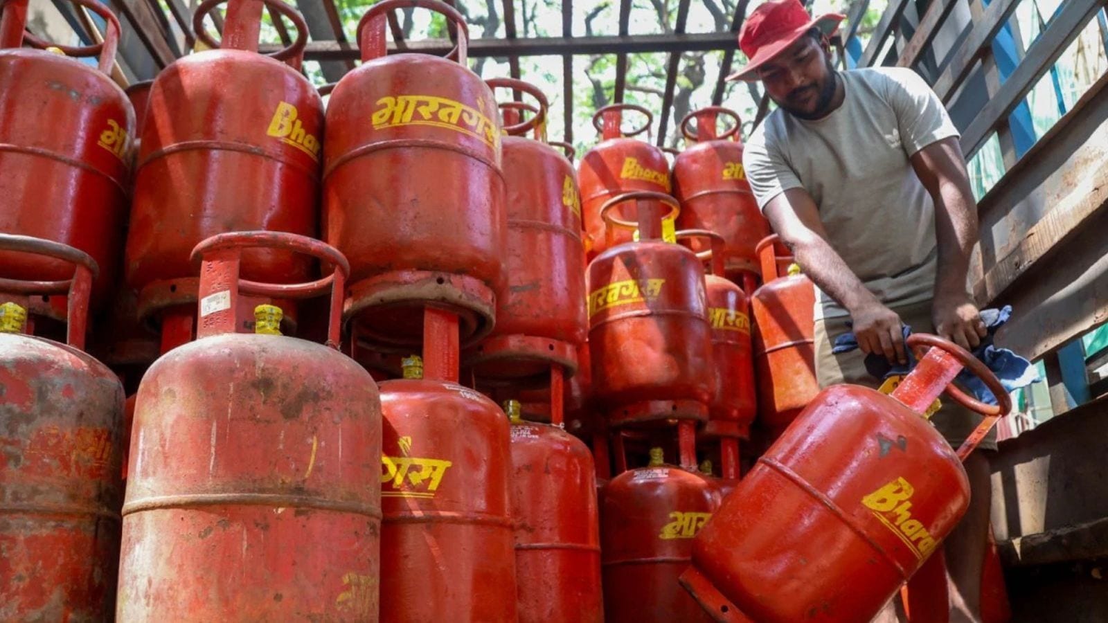 Strengthen security, monitoring of LPG supply chain: Centre to states, UTs