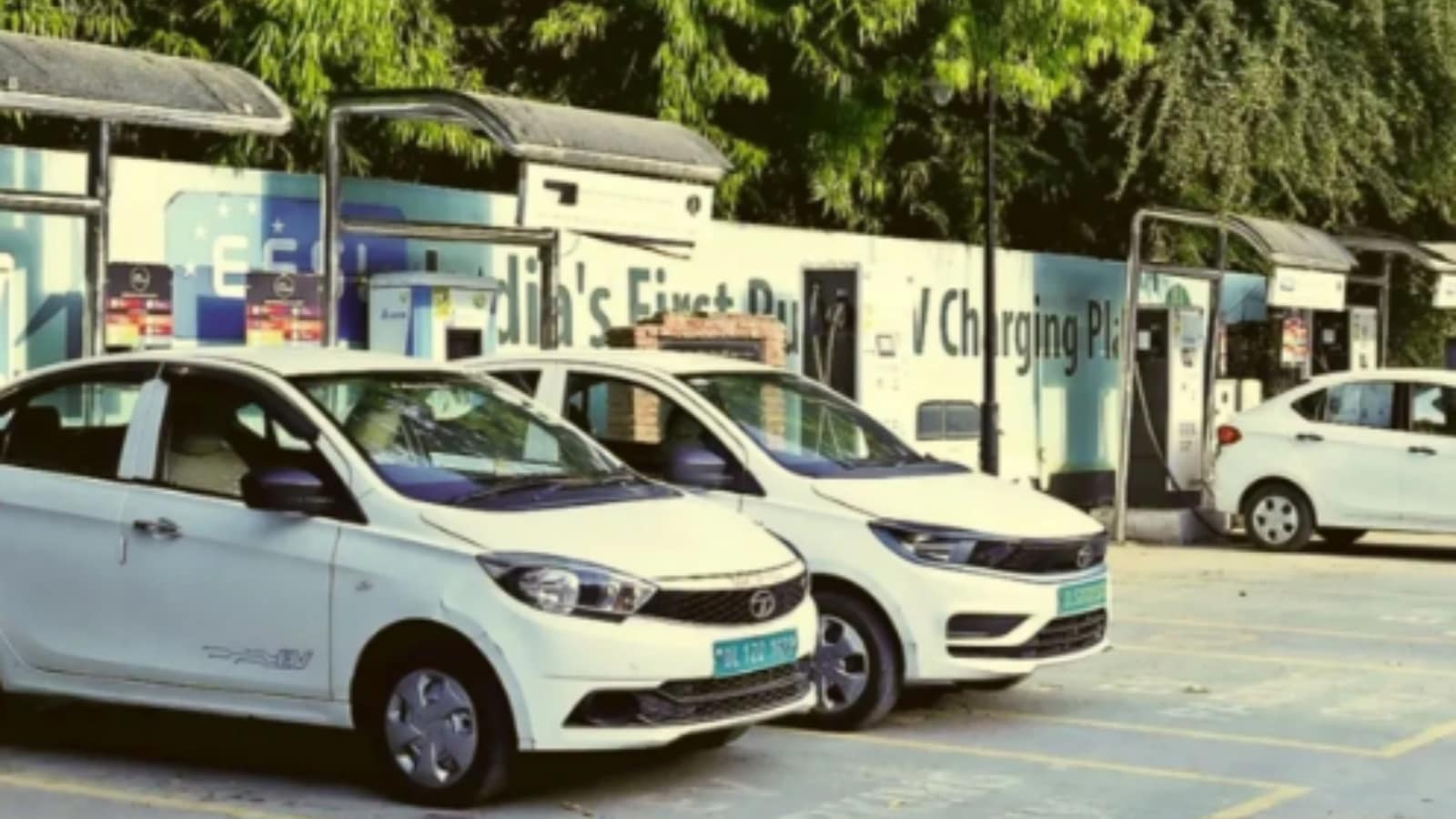 Govt plans to seek Centre’s aid for EV charging & battery-swapping infra