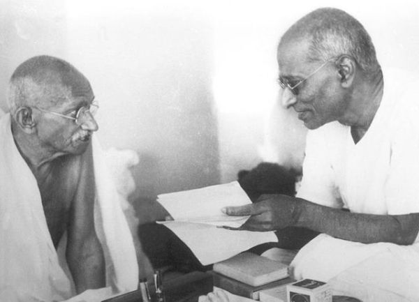 C Rajagopalachari (right) with Gandhi. 