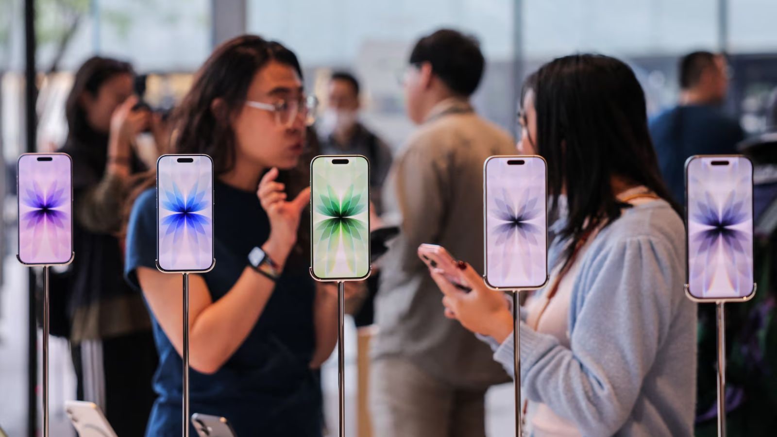 Apple’s China smartphone sales jump 23% to start 2026, bucking industry trend