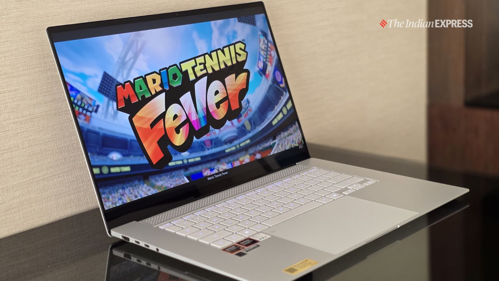 Asus ZenBook 16 83 Whr बैटरी के साथ लगभग 10 घंटे और 12 मिनट तक चला। (छवि: द इंडियन एक्सप्रेस/अनुज भाटिया)