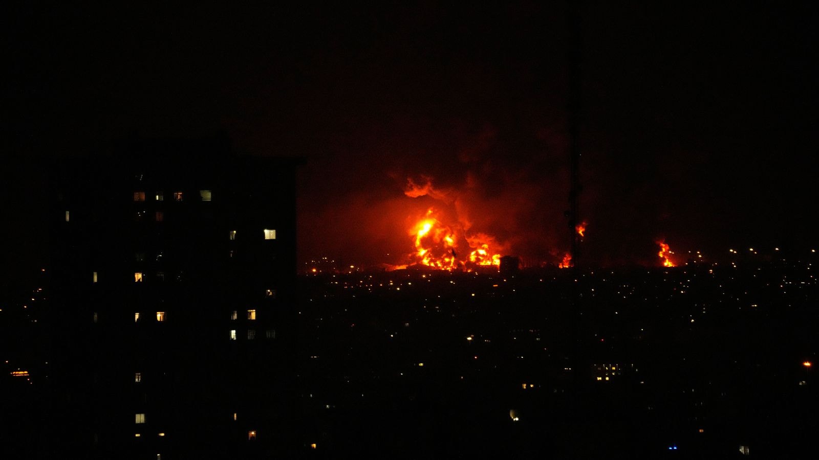 Why Tehran is covered in black rain after the latest strikes