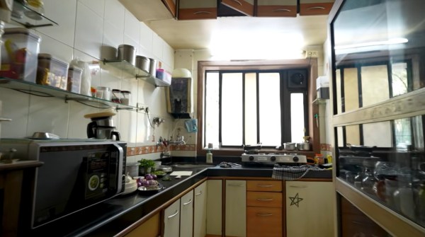 रूपाली गांगुली के घर का दौरा