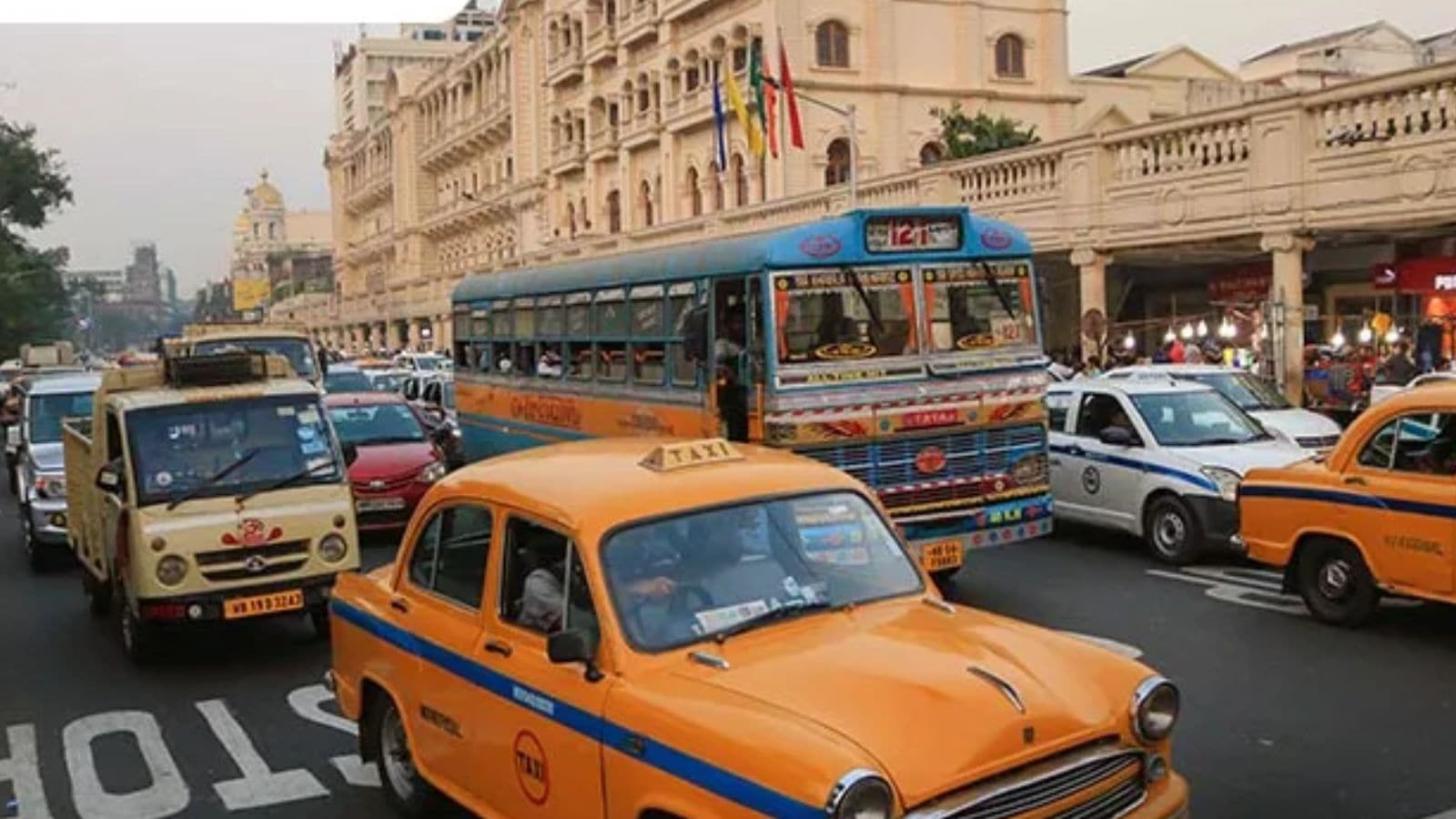 Kolkata roads to face traffic curbs for Eid prayers; here’s the full list of restricted routes