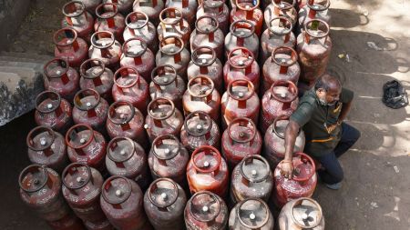 The incident occurred amid rising concerns over LPG availability. stove