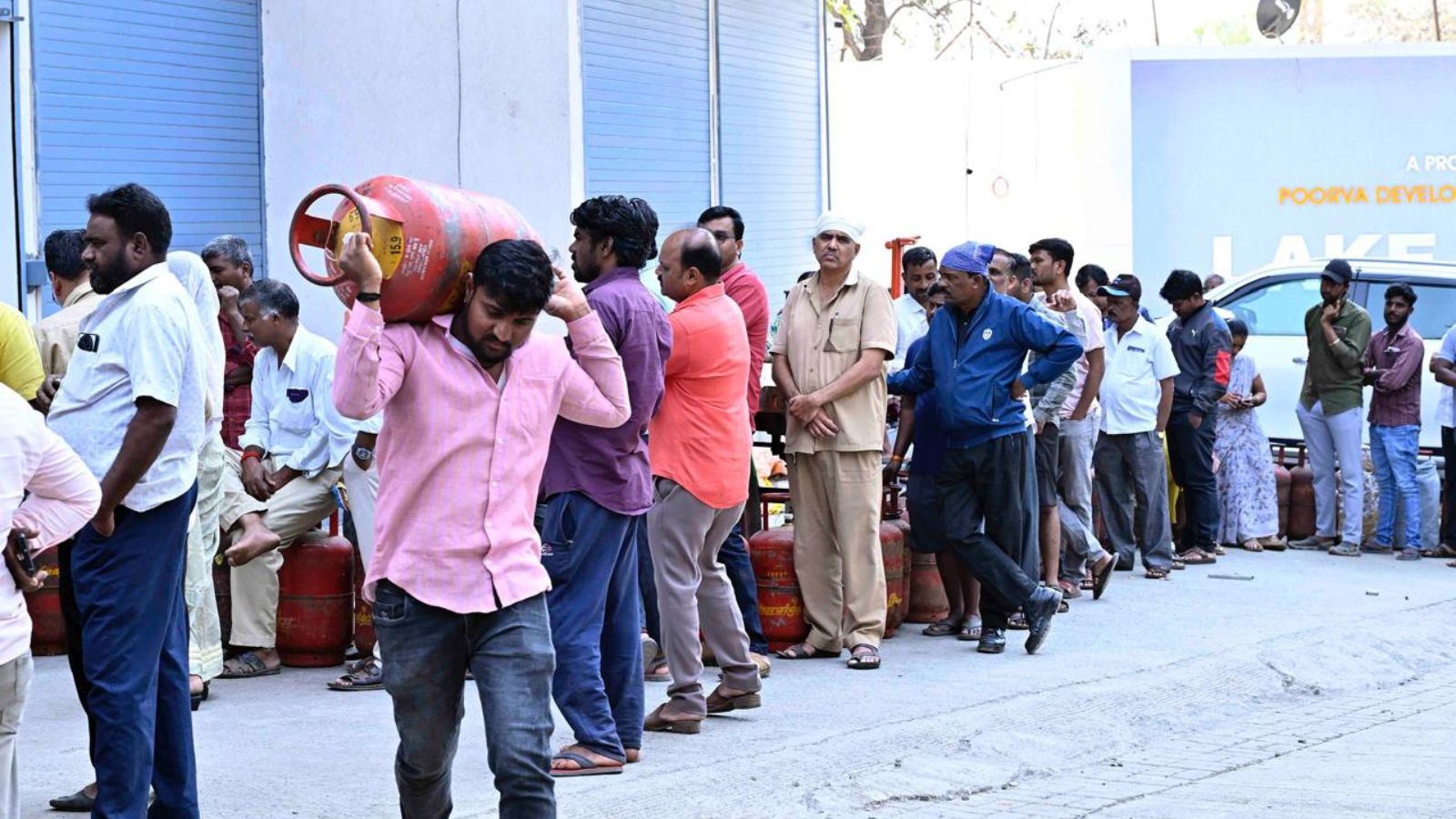 India LPG Gas Cylinder Shortage News Live Updates: 741 cooking gas cylinders seized in Chhattisgarh in drive against hoarding; Brent Crude climbs to $103.14