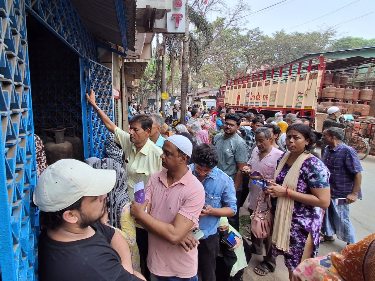 From high-flame to wood-fire: Kolkata’s iconic restaurants cut menus and face shutdown amid LPG crisis