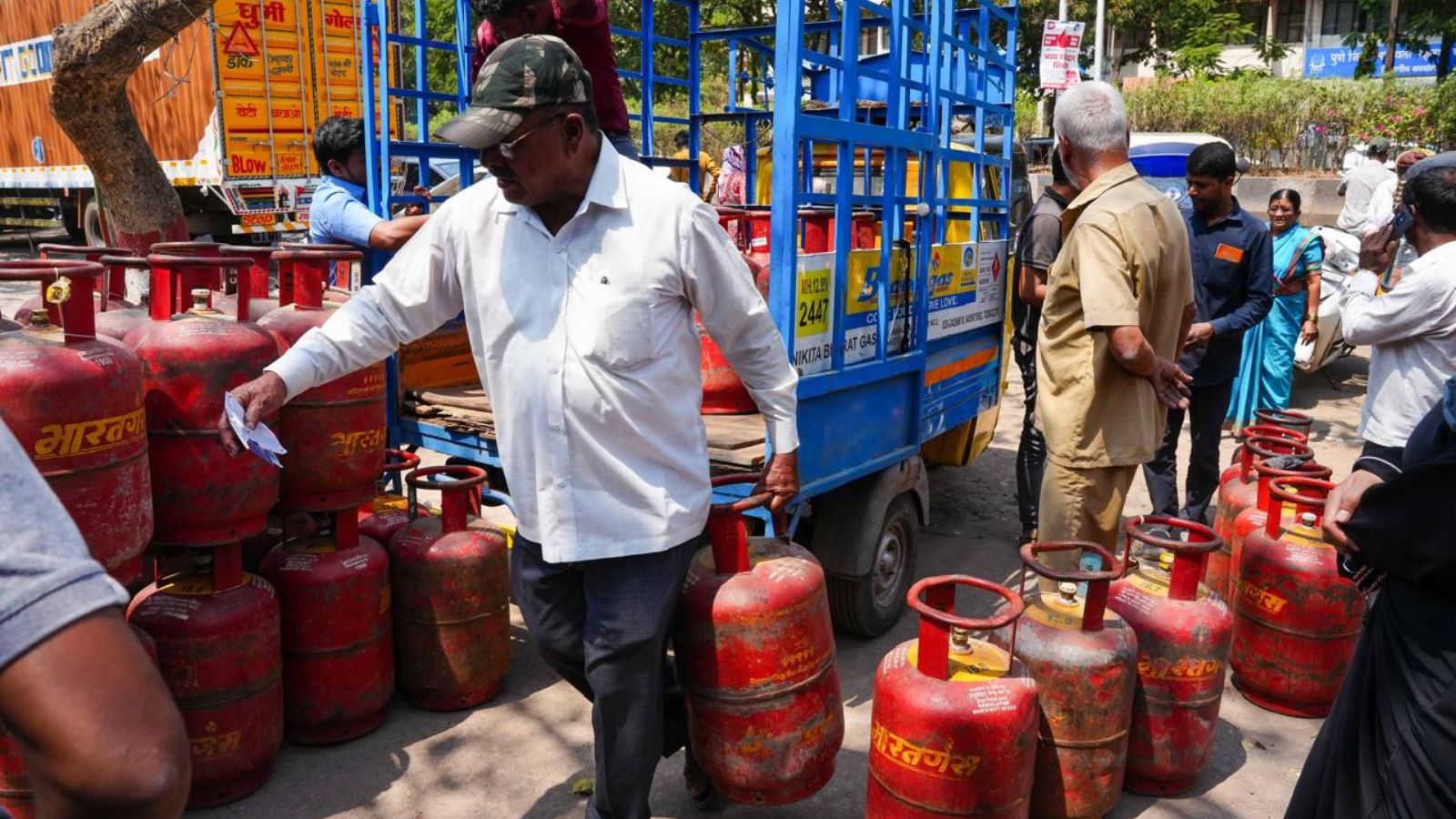Chandigarh Administration says LPG supply ‘adequate’, warns against panic buying and black marketing