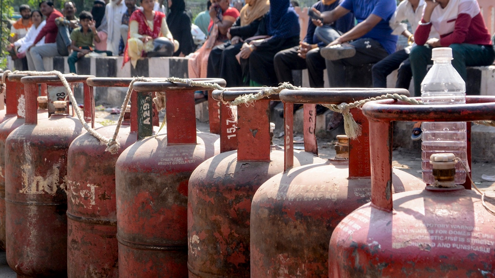 Crackdown on illegal LPG refilling, three cases registered by Pimpri Chinchwad police