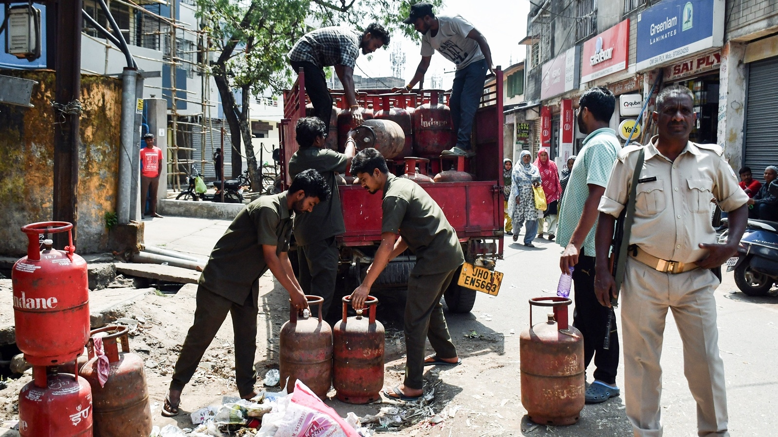 Centre writes to states to help expedite piped natural gas network expansion amid LPG supply squeeze