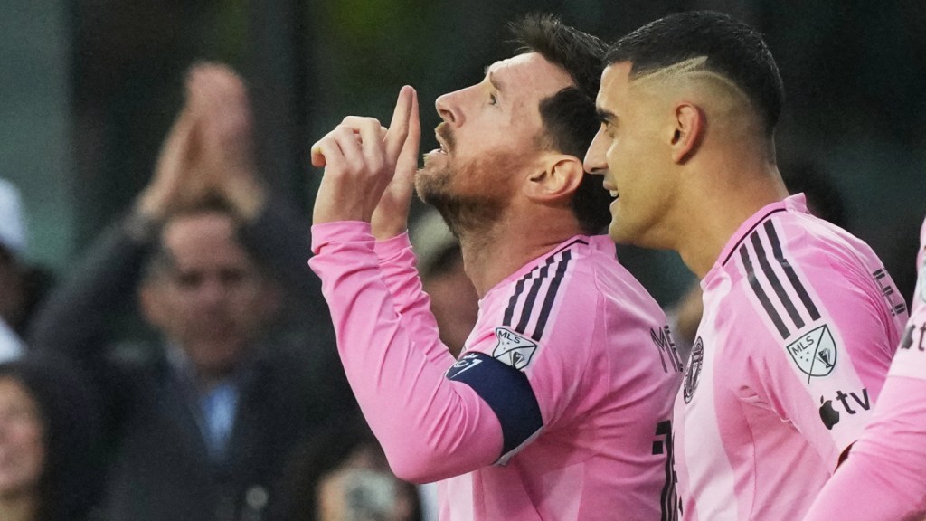 Lionel Messi Nets 900th Career Goal Only Second After Cristiano Ronaldo lionel-messi-nets-900th-career-goal-only-second-after-cristiano-ronaldo