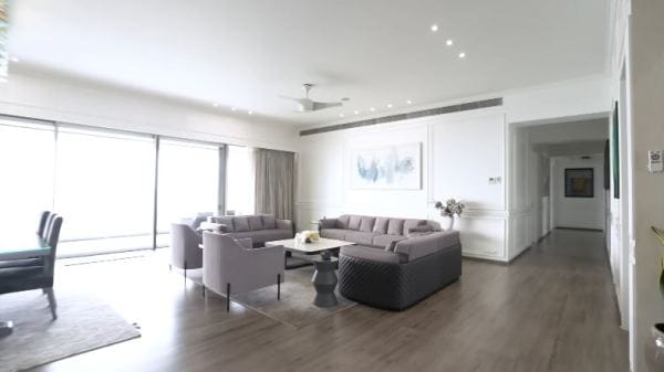 DIY कला के साथ सनी लियोन के घर का दौरा