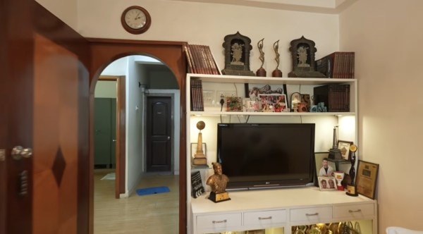 रूपाली गांगुली के घर का दौरा