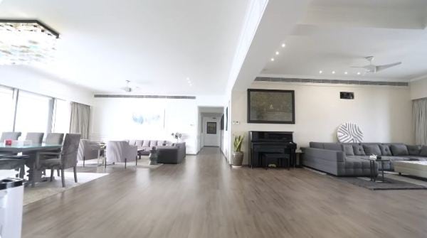 सनी लियोन के घर का दौरा