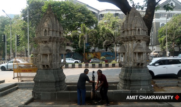 Similar to modern-day water kiosks, pyaavs were ornate fountains fitted with spouts that dispensed drinking water throughout the day.