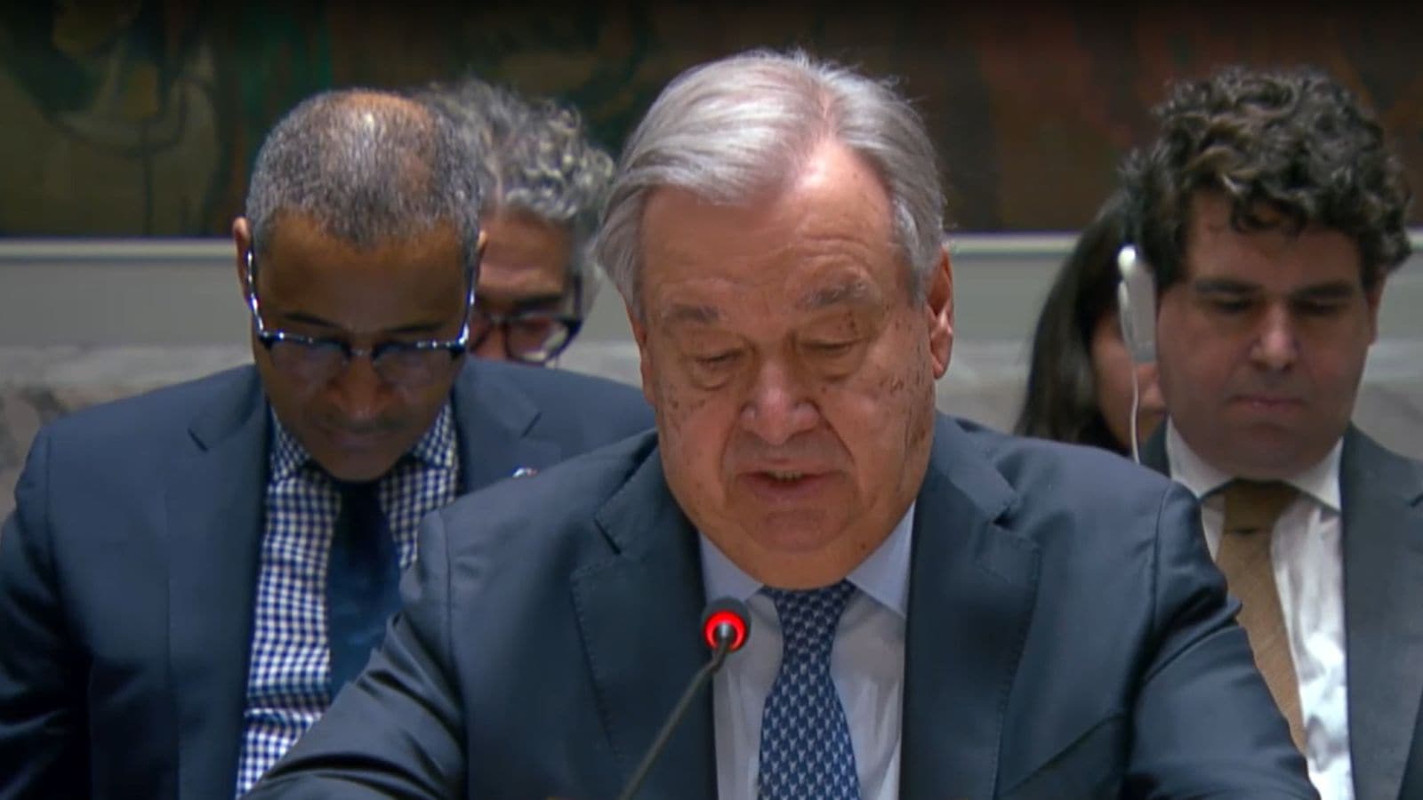 The Glass House on First Avenue and the Weight of Every Second