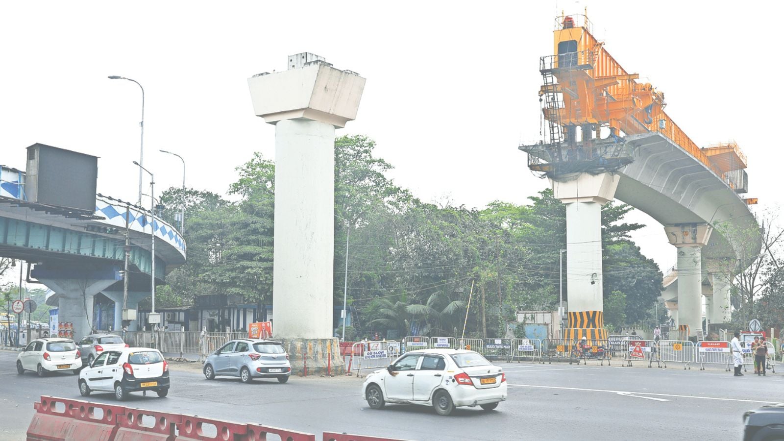 Three pillars, an incomplete Metro line: Why Chingrighata has stalled work