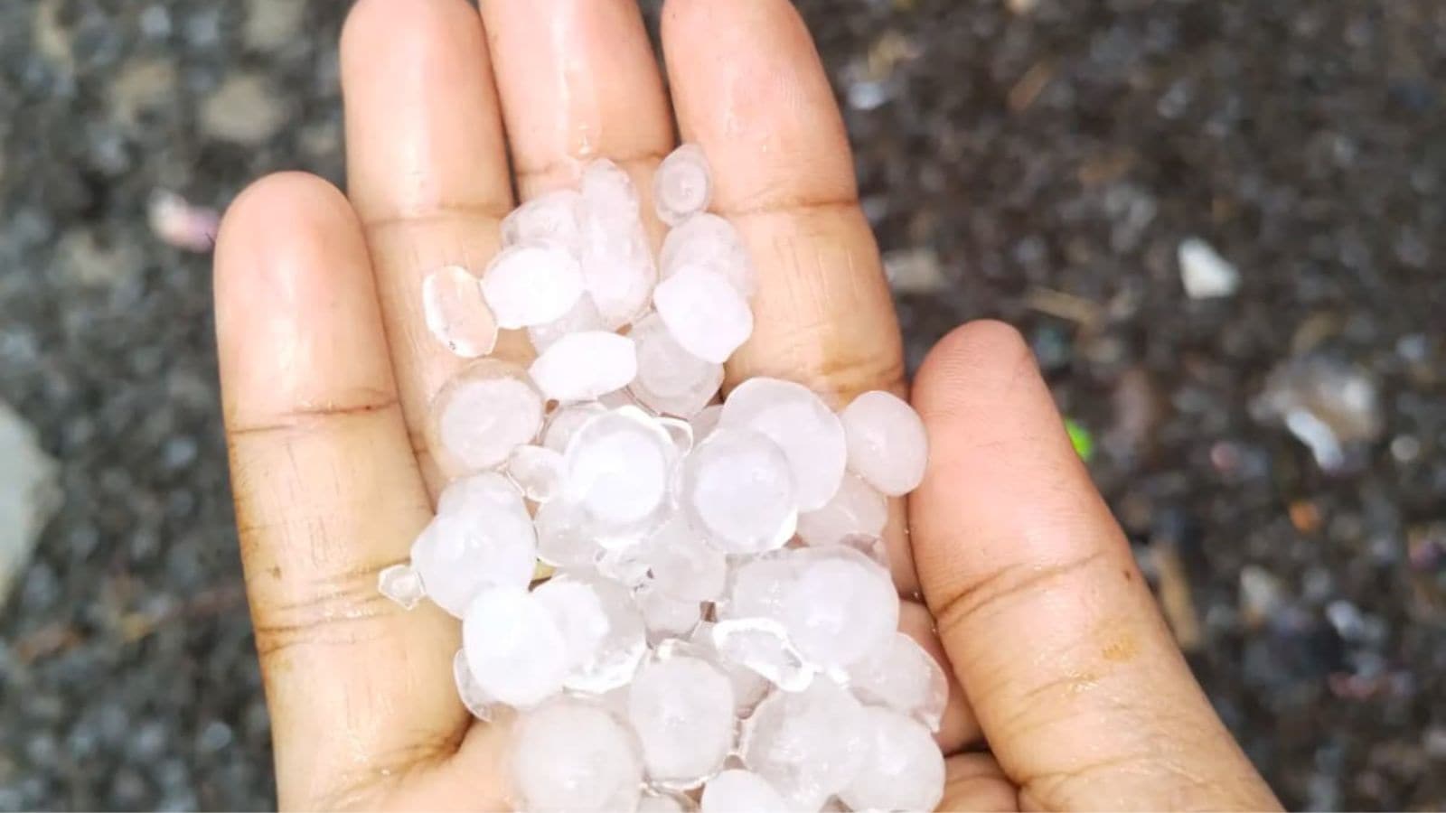 Pune pelted with first thunder shower of summer, hailstorm in several areas