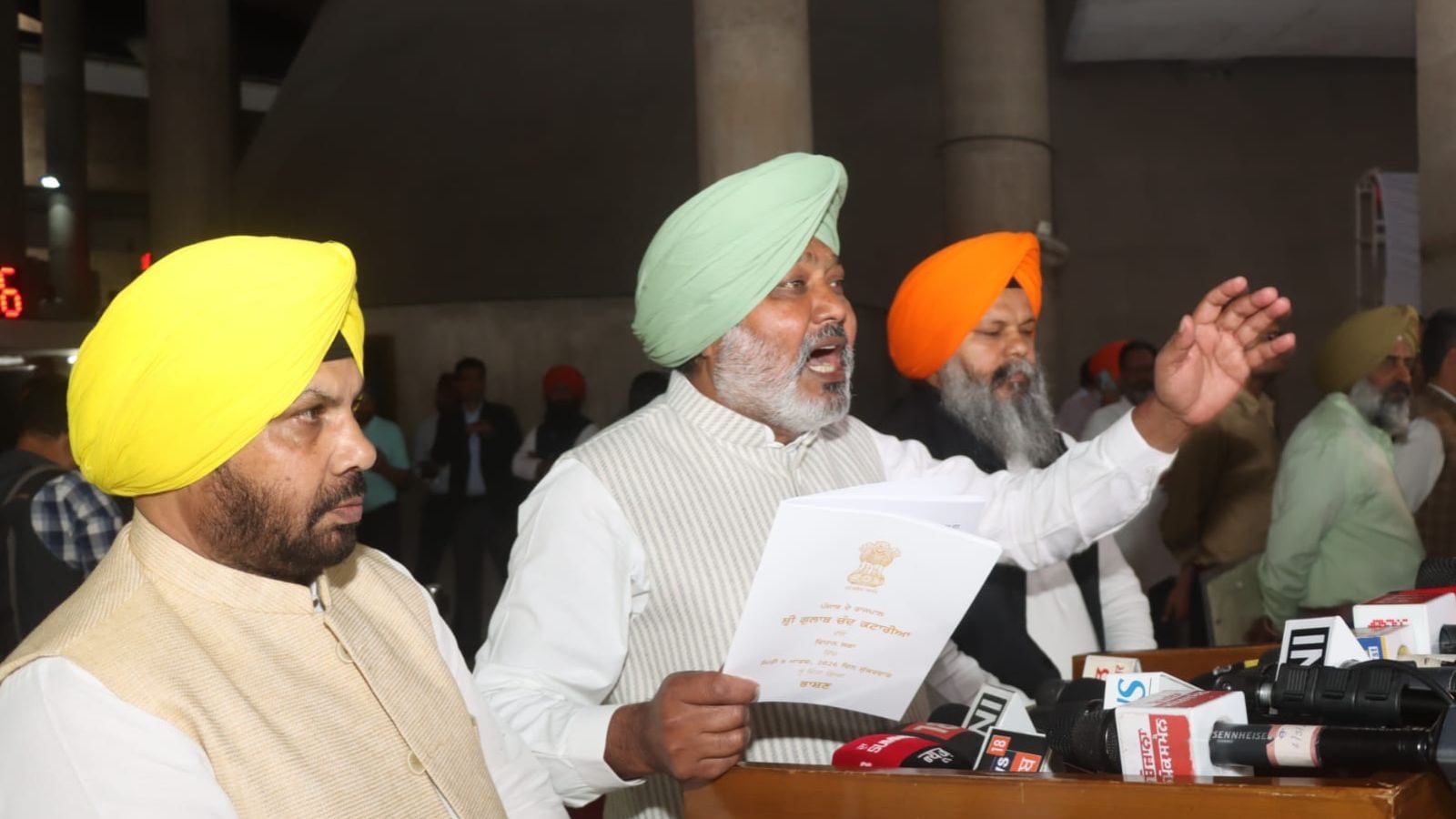 Punjab Congress MLAs resort to sloganeering, walk out of Governor’s address