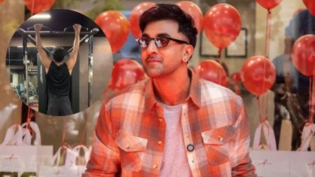 Ranbir Kapoor aces advanced pull ups