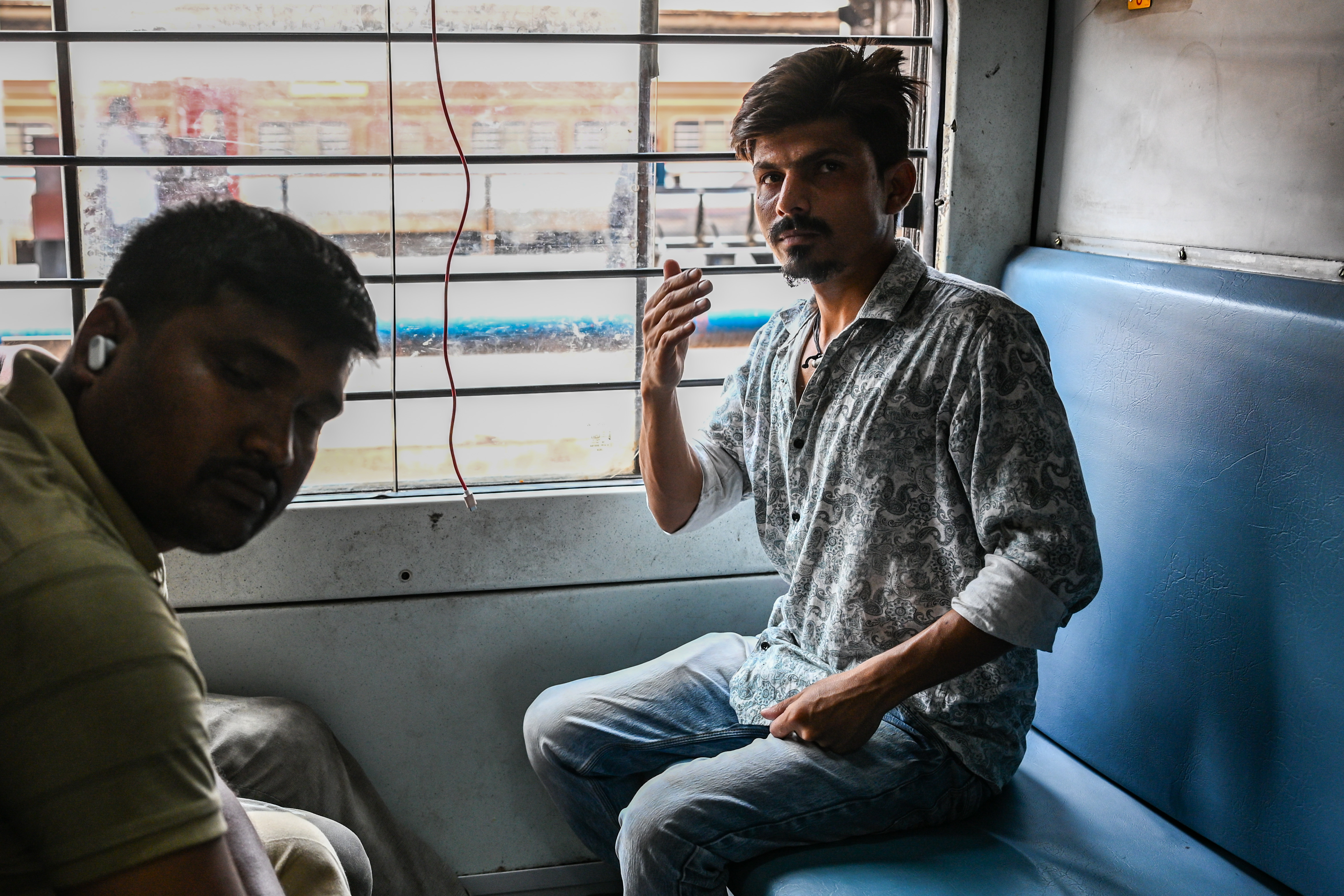 As LPG runs dry, a quiet reverse migration of workers takes hold in Mumbai