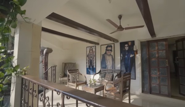 बप्पी लाहिरी के घर का दौरा