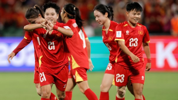Vietnam's Ngân Thị Vạn celebrates after scoring her team's first goal during the Women's Asia Cup match vs India. (PHOTO: AP)
