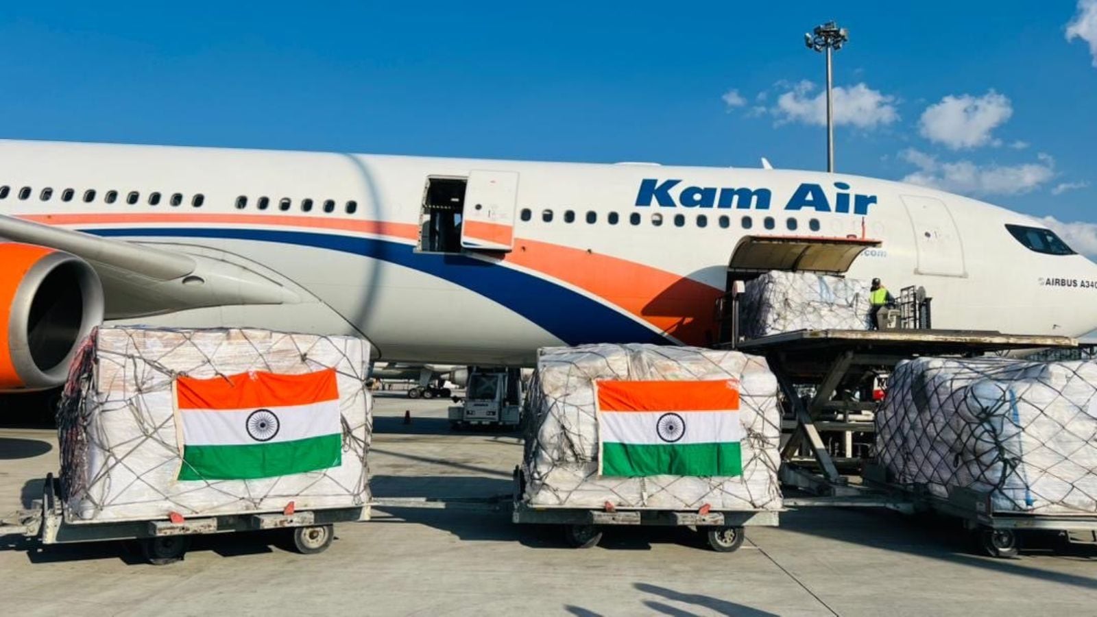 India delivers a 2.5-ton consignment of emergency medicines, medical disposables, kits and equipment to Kabul.