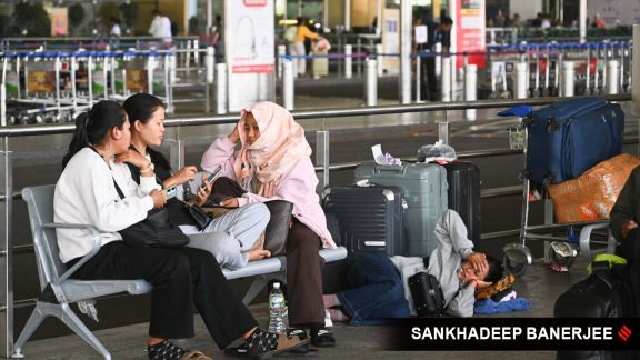 A group of passengers is stranded at Chhatrapati Shivaji Maharaj International Airport terminal 2 as their flights to different places in the middle east are cancelled due to the ongoing Iran-Israel conflict, in Mumbai on 01 March 2026. Express photo by Sankhadeep Banerjee
