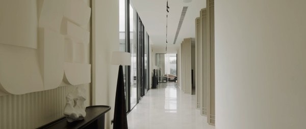 आनंद परंपरा और आधुनिकता के बीच एक मधुर स्थान है। श्रेय: 23DC आर्किटेक्ट्स।