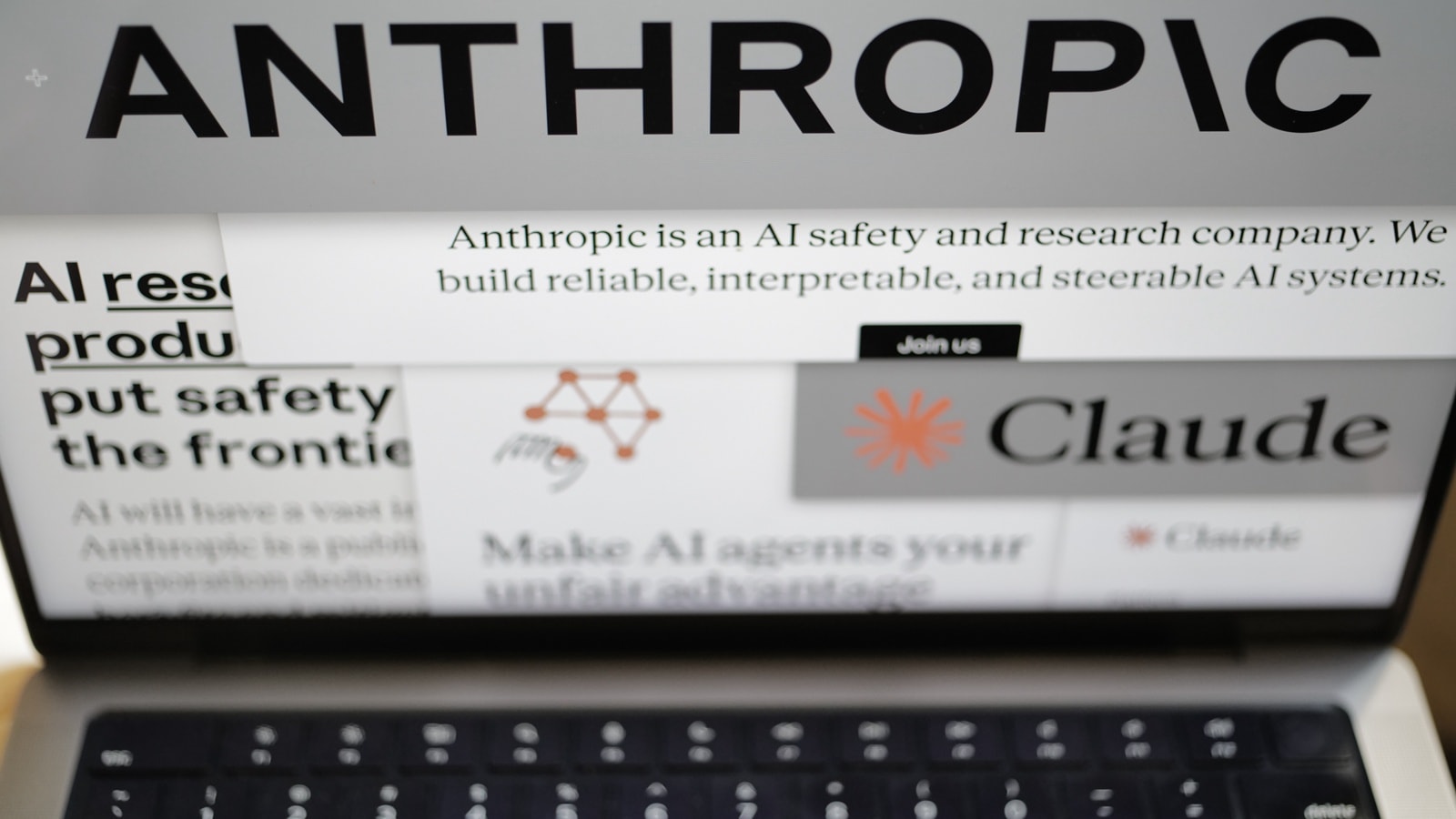 Anthropic Challenges the White House Over Supply Chain Risk Labels