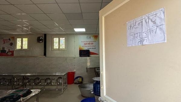 A handwritten note stuck on the door of the canteen in Kalkaji said: “Canteen band gas aane tak (The canteen will stay shut until gas arrives).”
