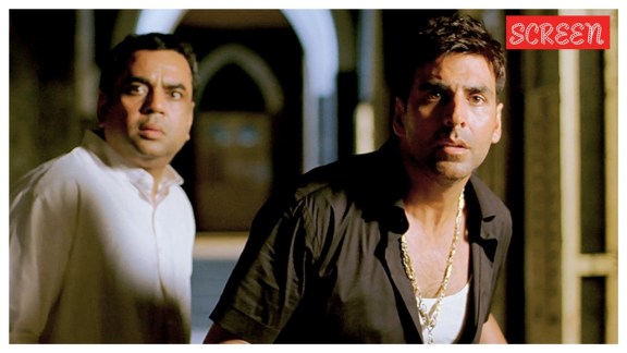Paresh Rawal and Akshay Kumar in Bhagam Bhag.