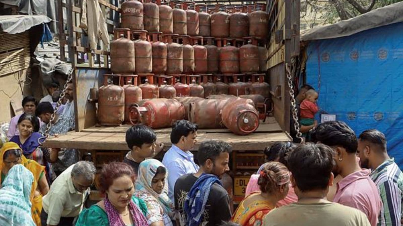 ‘Every complaint on gas cylinder hoarding to be taken seriously’: Delhi Police