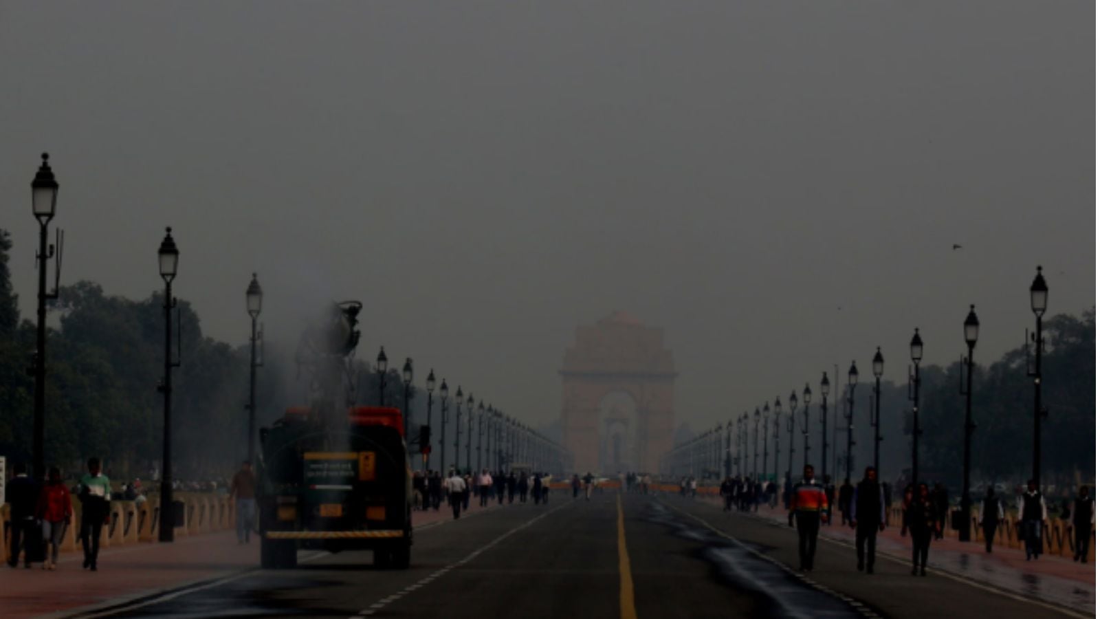 Eye on tackling air pollution, Delhi govt ties up with IIT-Madras to study “smog-eating” coatings on roads
