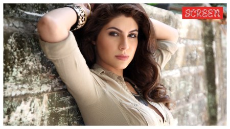 Elnaaz Norouzi says people of Iran want to choose their own leader.