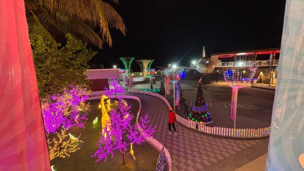 The restaurant is adorned with bright lighting, decorative elements, small landscaped gardens and attractive corners that visitors often use as photo spots. (Express Photo)