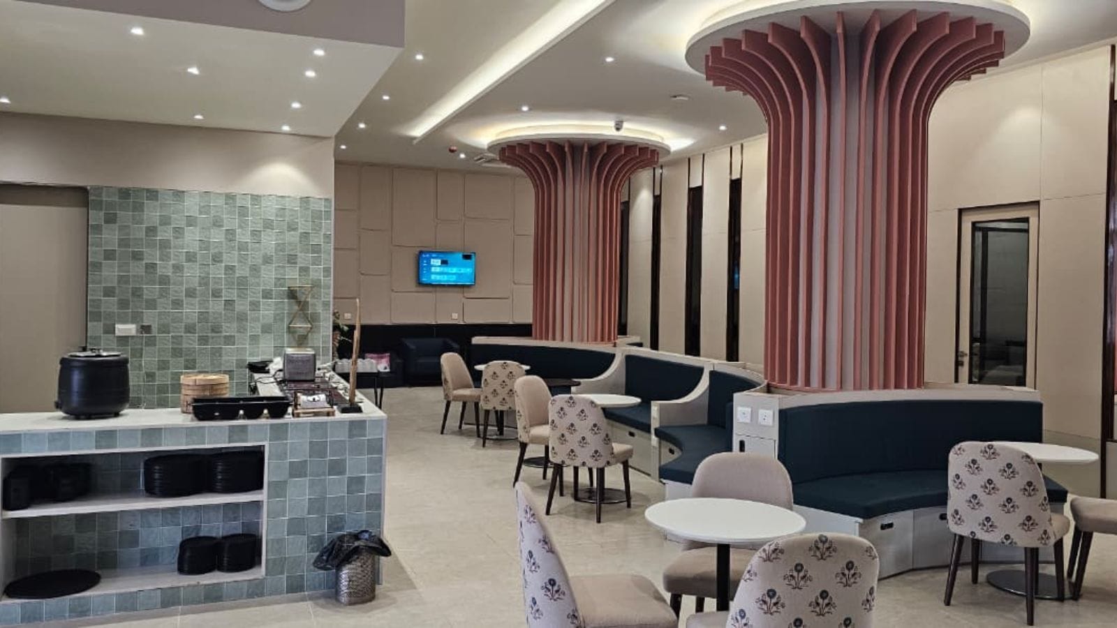 First in Gujarat, second in country | WiFi, workstations, CCTVs and many more: 24X7 Digital Lounge opened at Vadodara railway station