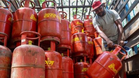 Approximately 30 percent of hotels and restaurants in Pimpri-Chinchwad have shut down due to their inability to obtain commercial LPG cylinders.