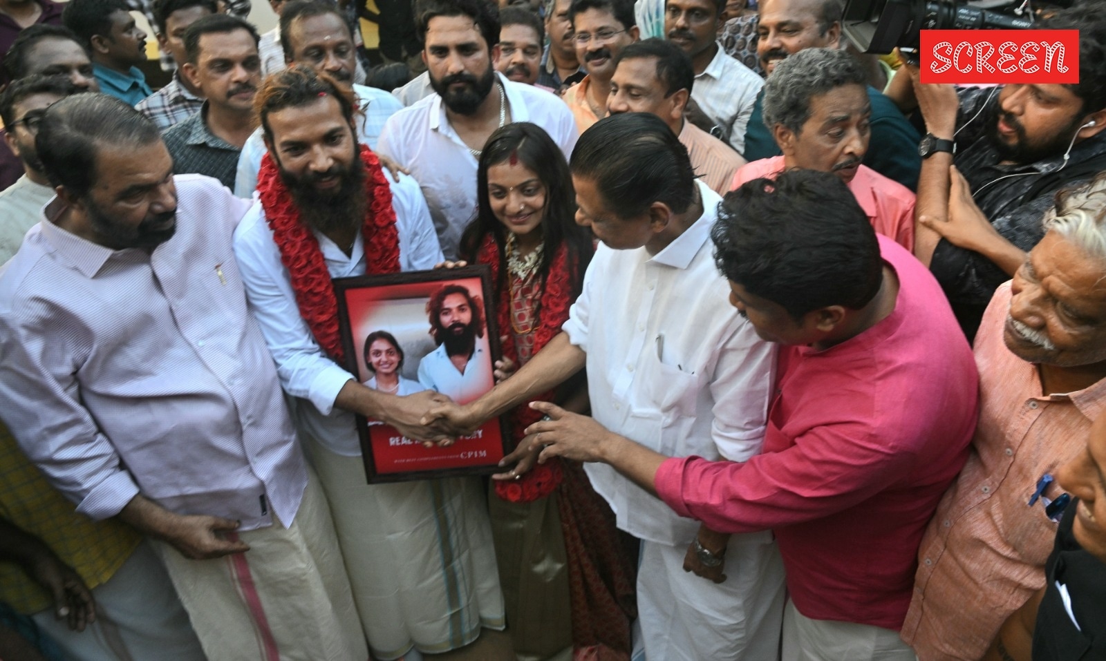 Monalisa Bhosle and Farman tied the knot at the Arumanoor temple in Thiruvananthapuram.