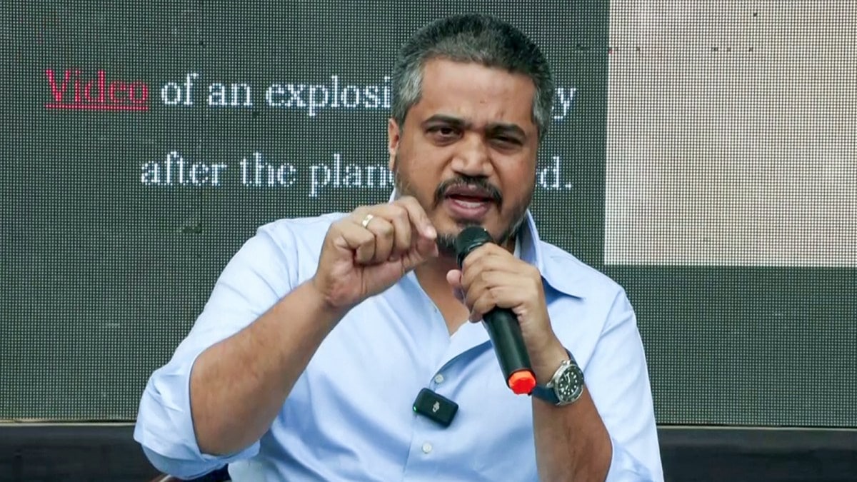 एक सोची-समझी साजिश': रोहित पवार ने अजीत पवार की मृत्यु के कुछ हफ्तों बाद  एनसीपी की सत्ता हथियाने के लिए आंतरिक साजिश का आरोप लगाया | मुंबई ...