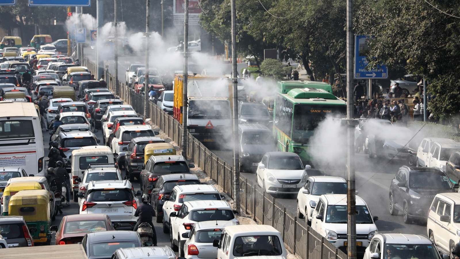 To curb dust pollution, water mist sprinklers being installed on 1,000 streetlights