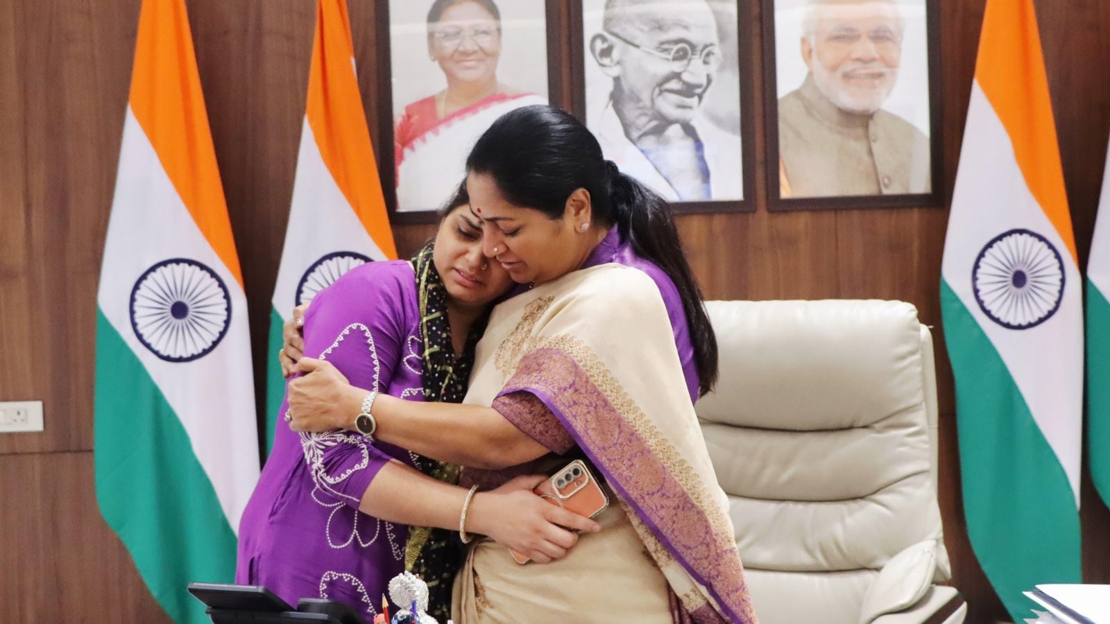 Uttam Nagar murder case: 3 women among 8 more arrested; Delhi CM meets family