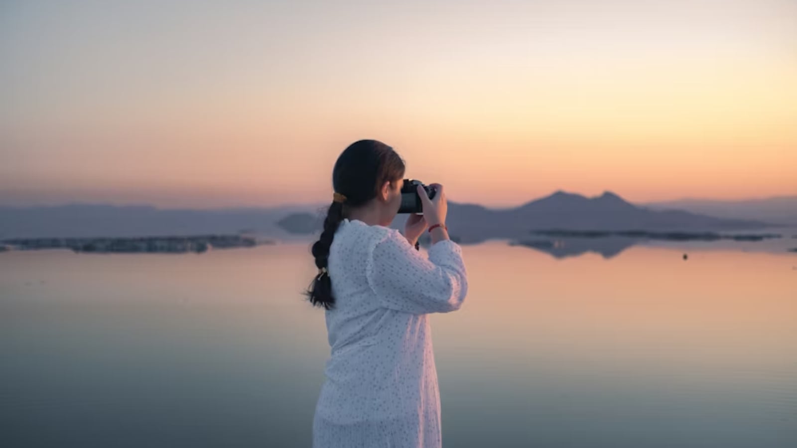 indianexpress.com - Aanya Mehta - Women who redefined photography