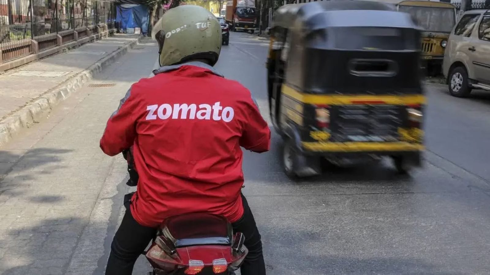 Zomato increases food delivery platform fee to Rs 14.90 per order; magicpin rules out hike