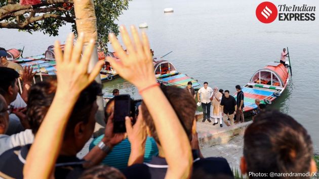 He reached Princep Ghat for the boat ride after spending the night at Lok Bhavan