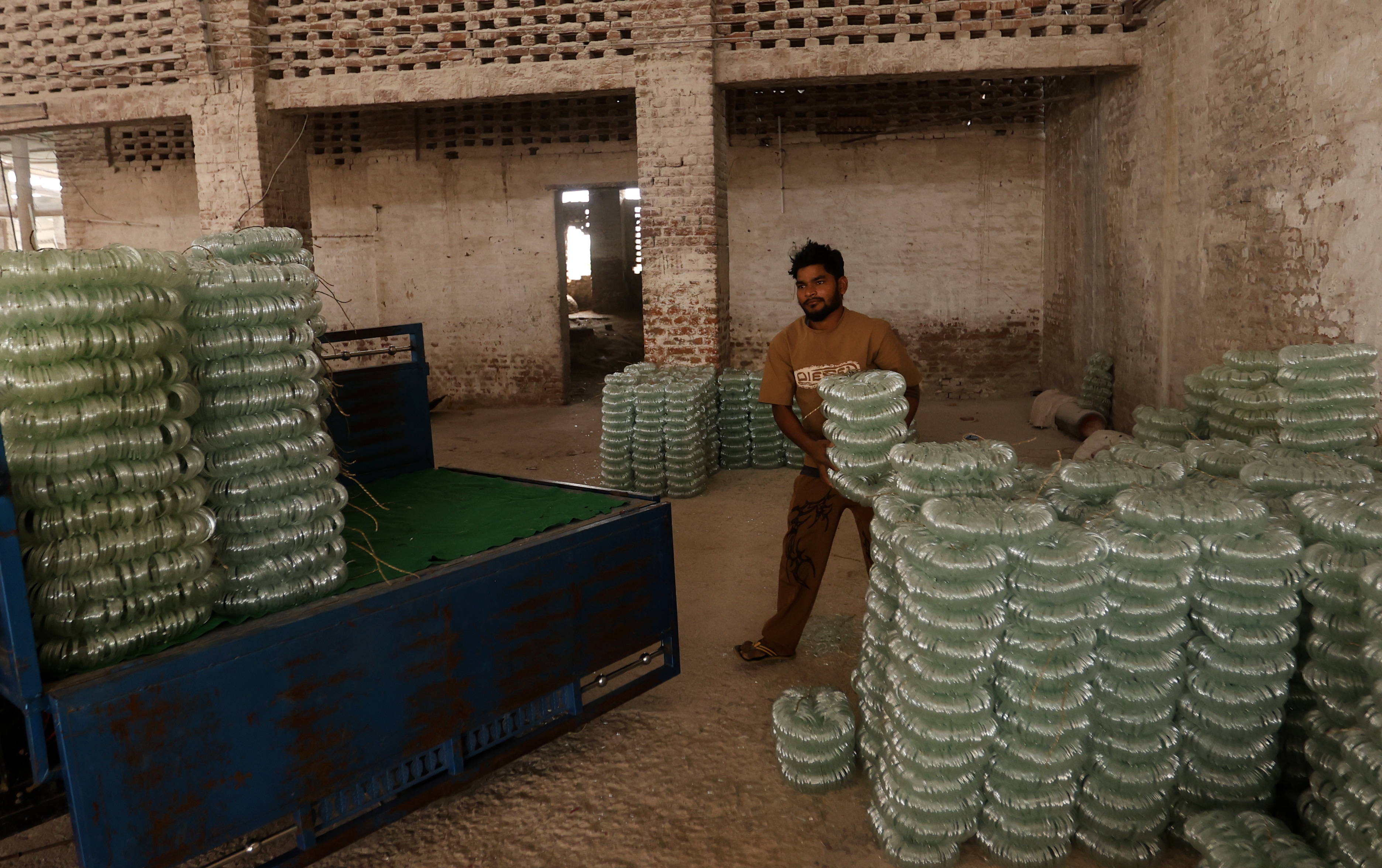 ‘Kaam aadhaa ho gaya hai…we barely get to eat with what we earn’: Firozabad’s bangle furnaces are burning dim as war squeezes gas supply 