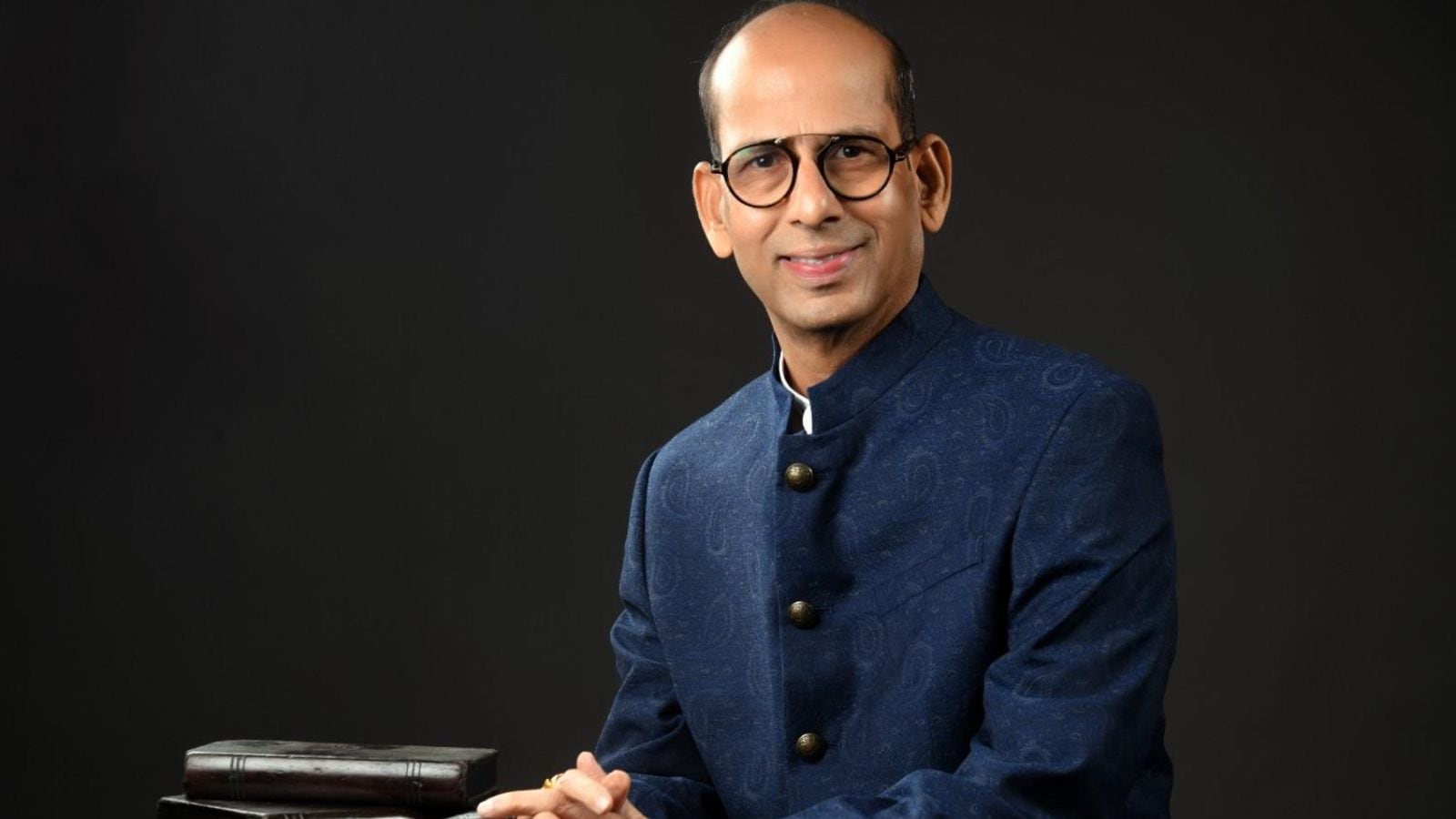 Against all odds | How a boy who sold flowers at dawn to afford school became the voice for thousands of teachers as a top Mumbai lawyer Against all odds | How a boy who sold flowers at dawn to afford school became the voice for thousands of teachers as a top Mumbai lawyer